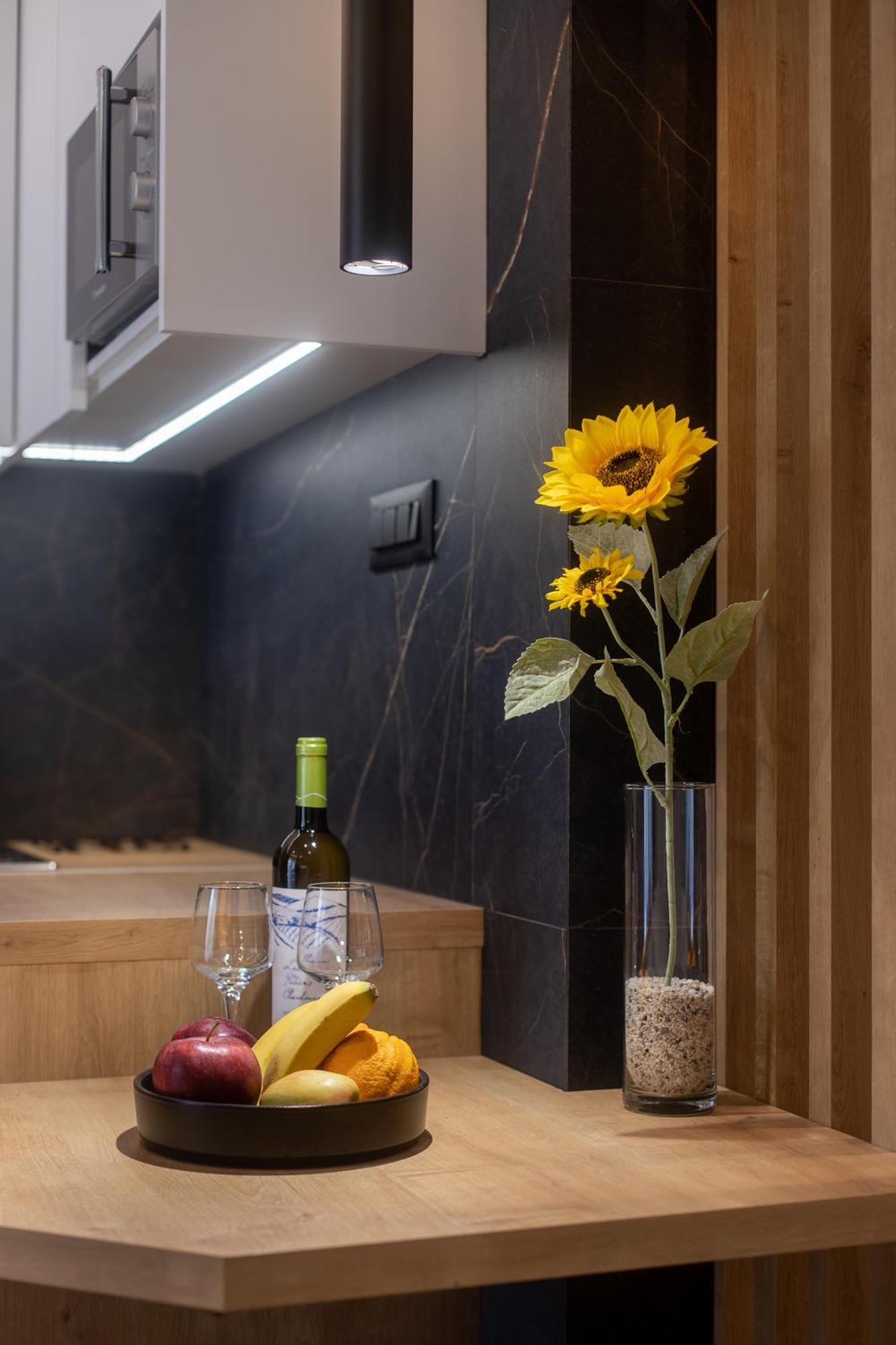 Sunflower Smartliving Suites Iraklio Exterior foto