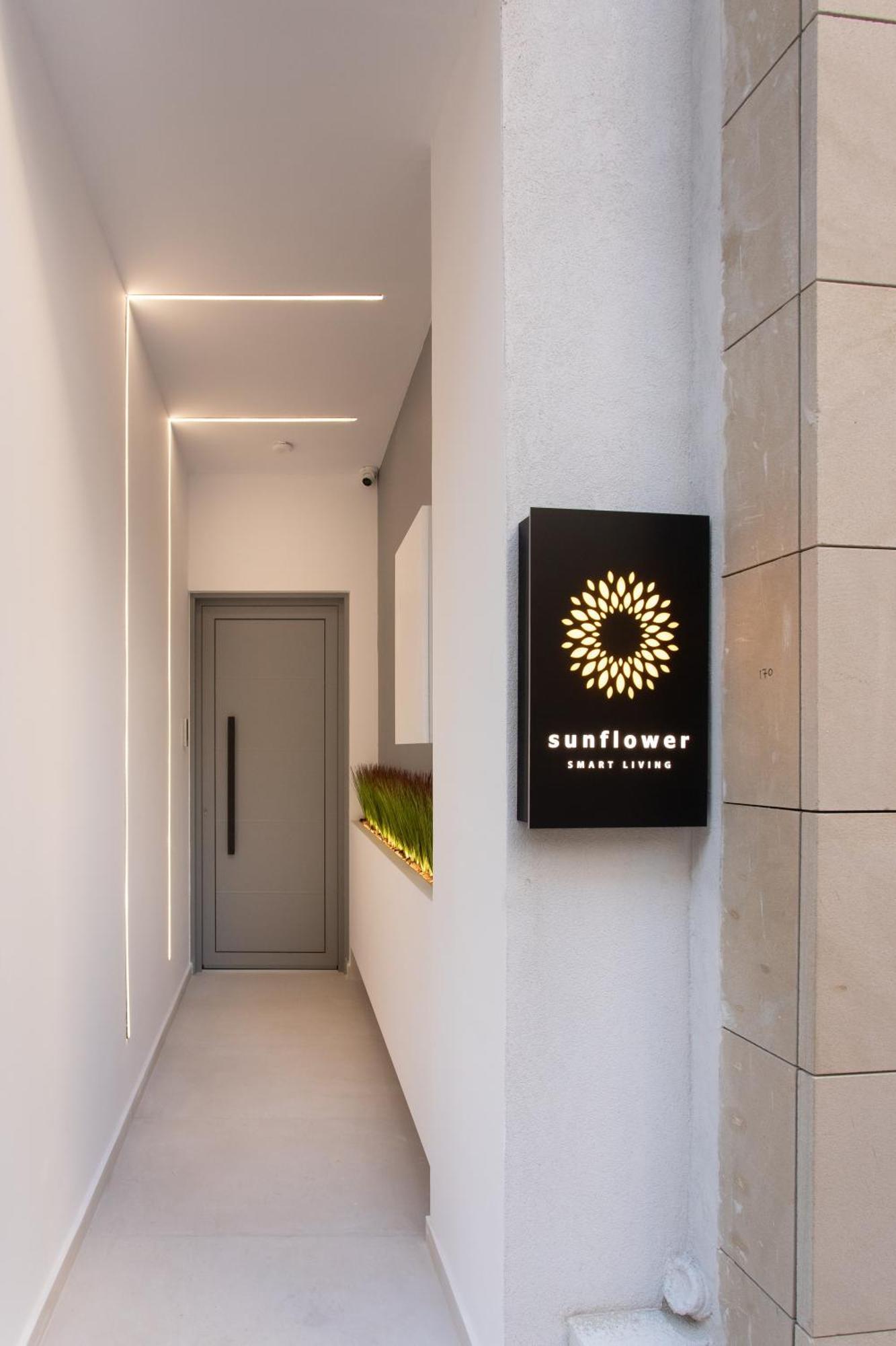 Sunflower Smartliving Suites Iraklio Exterior foto